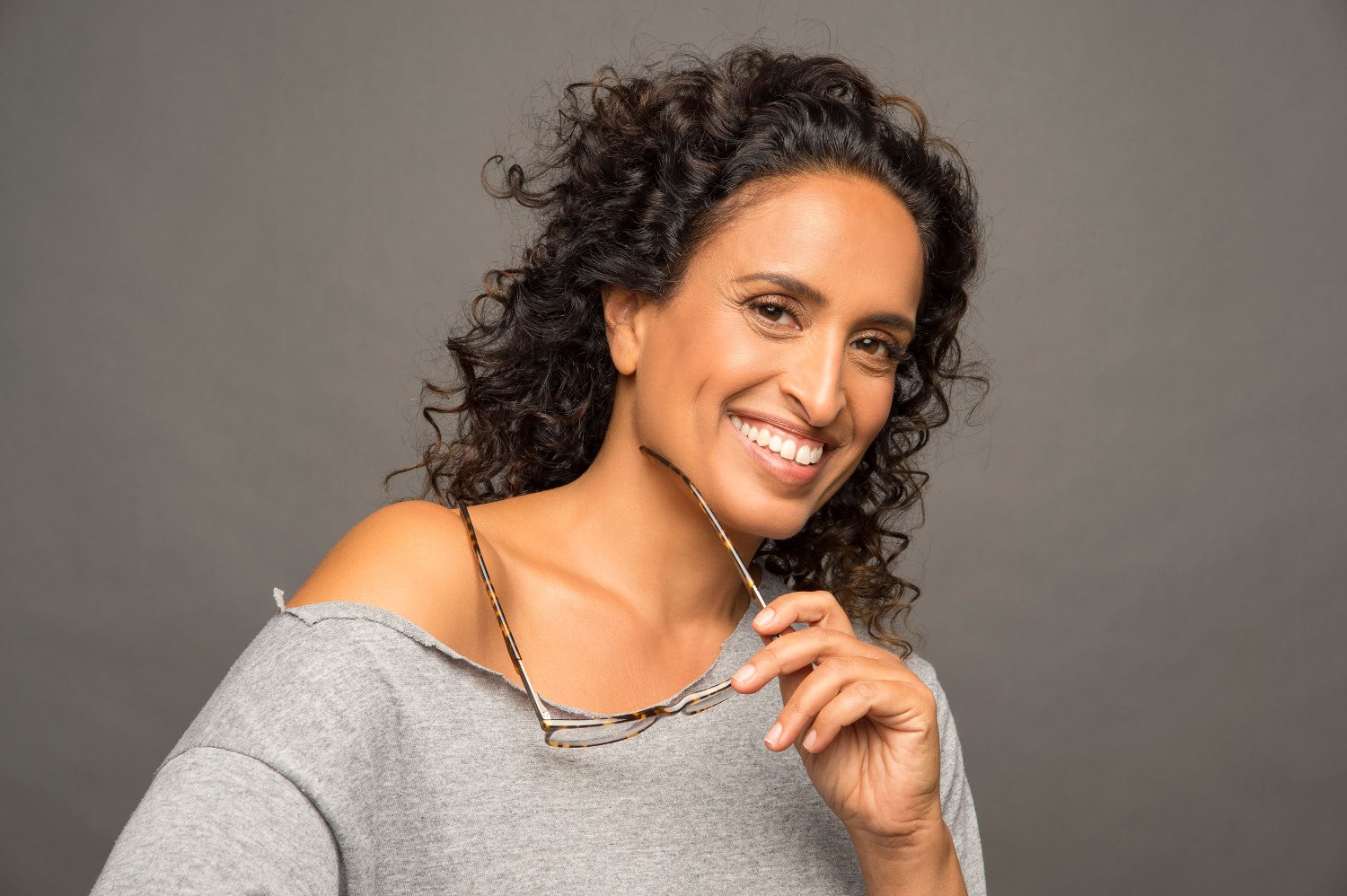 Noa präsentiert ihr